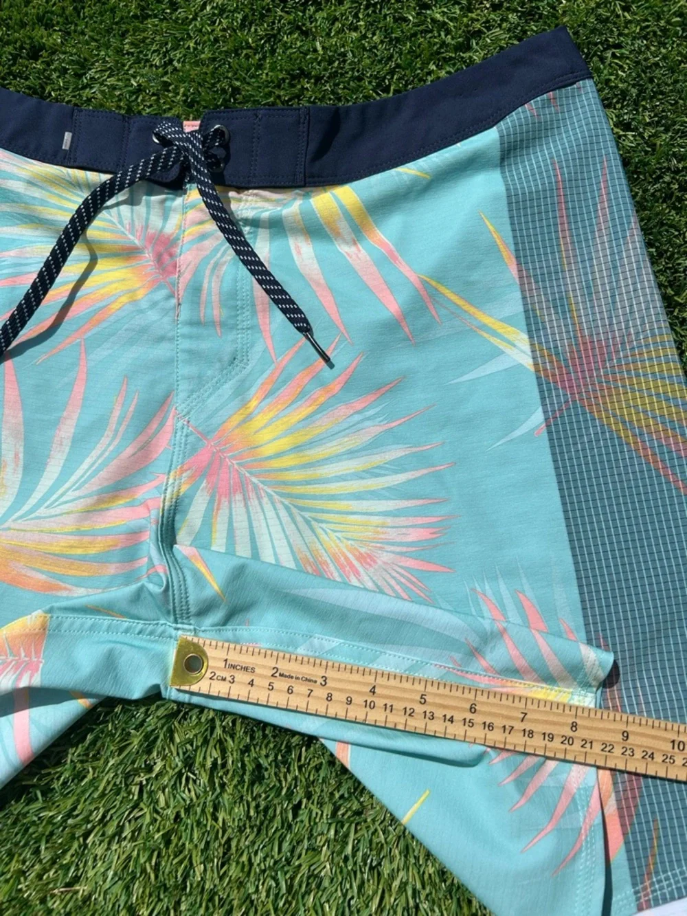 Quiksilver Men's 34 Highlite Arch 19 Boardshorts Angel Blue Swim Shorts Tropical - Picture 10 of 10